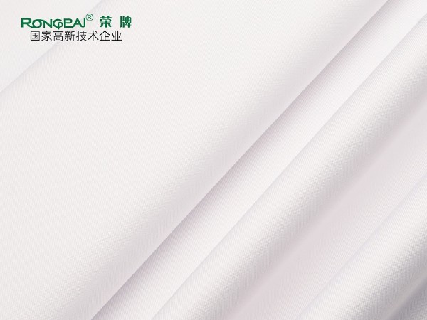 829#本白 新型聚酯纤维精密纺双面卡医护面料